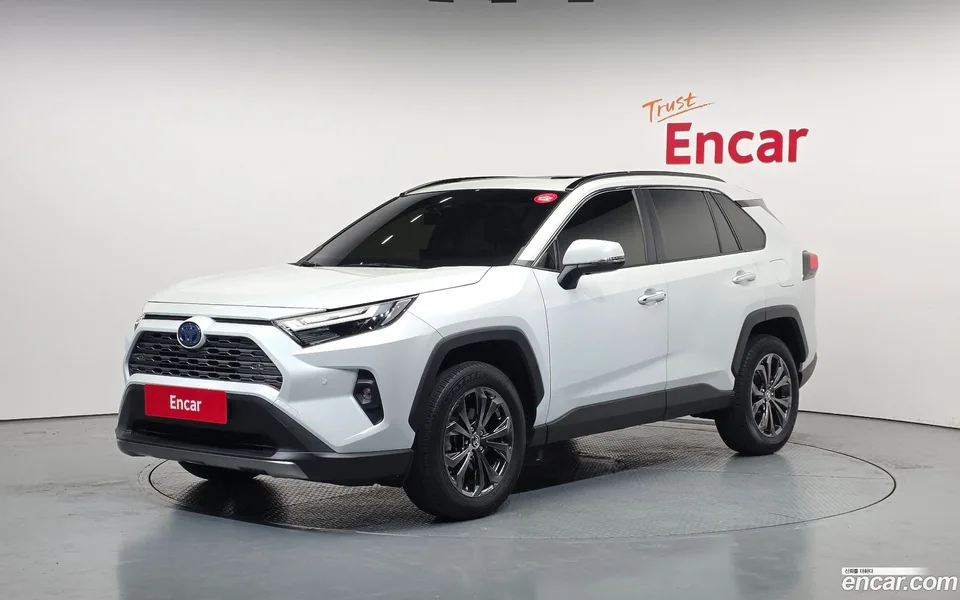 Toyota RAV4 2.5 4WD LTD 2023 — фото 1, купить с доставкой в Москву