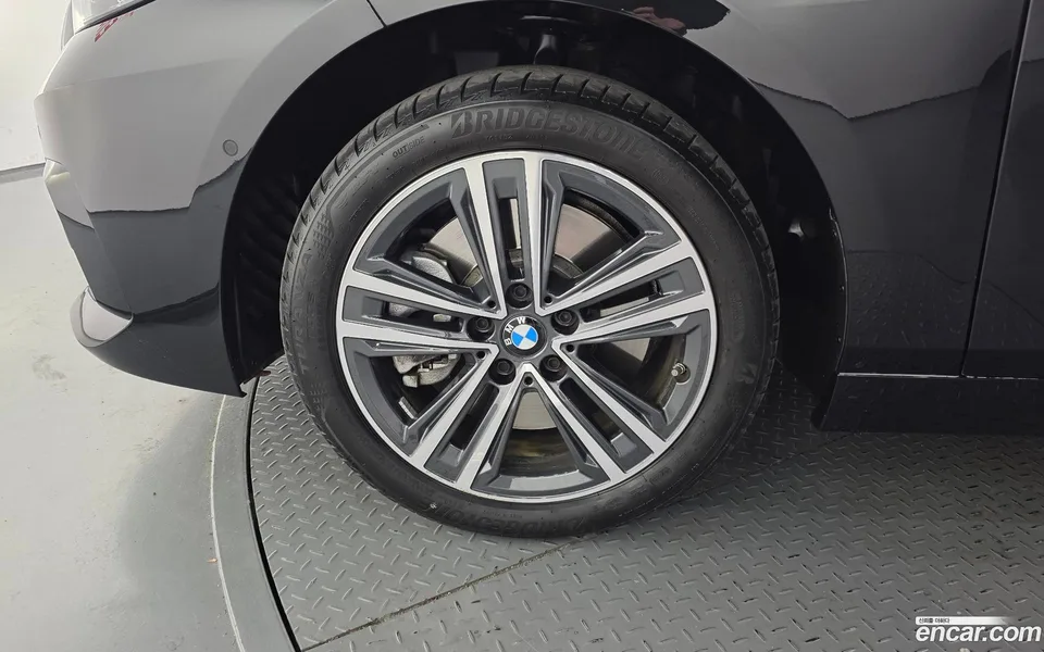 BMW 2 Series Gran Coupe 220i 2024 — миниатюра 5