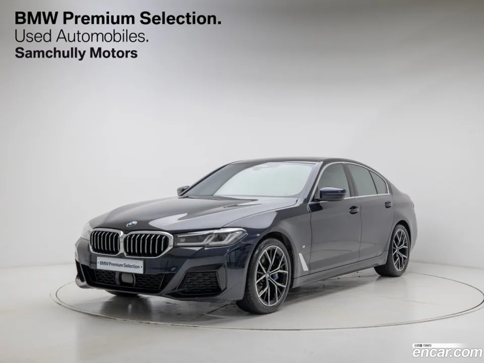 BMW 5 Series 530i M 2022 — фото 1, купить с доставкой в Москву
