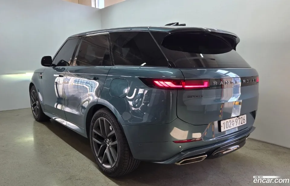 Land Rover Range Rover Sport P550E HSE 2024 — миниатюра 2