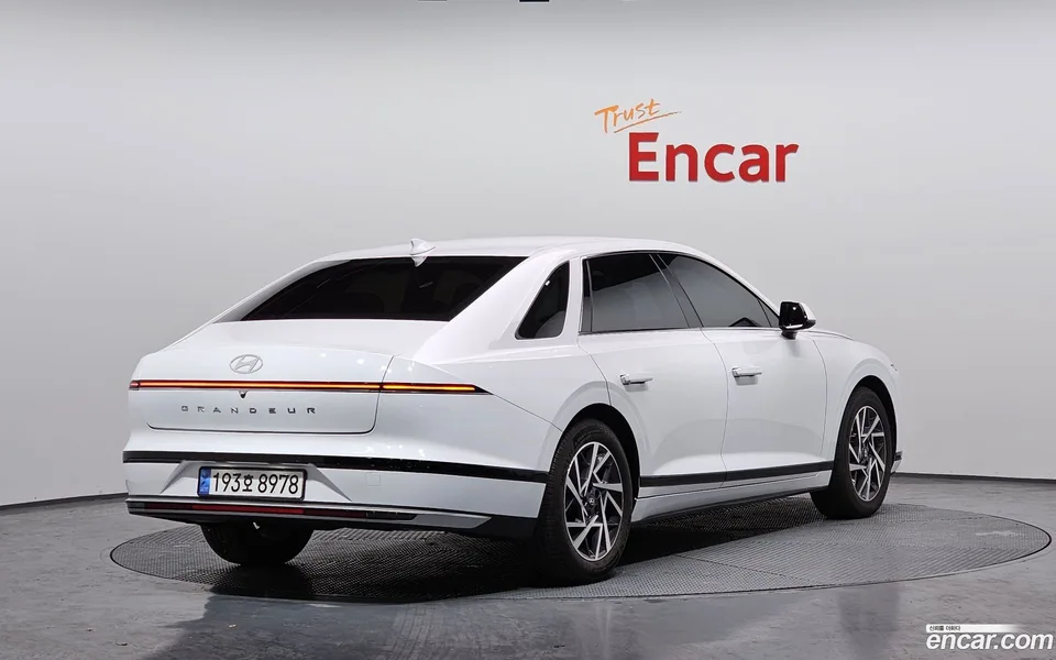 Hyundai Grandeur 2.5 2WD 2023 — миниатюра 2