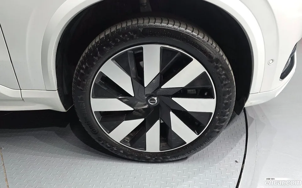 Volvo XC90 T8 2024 — миниатюра 5