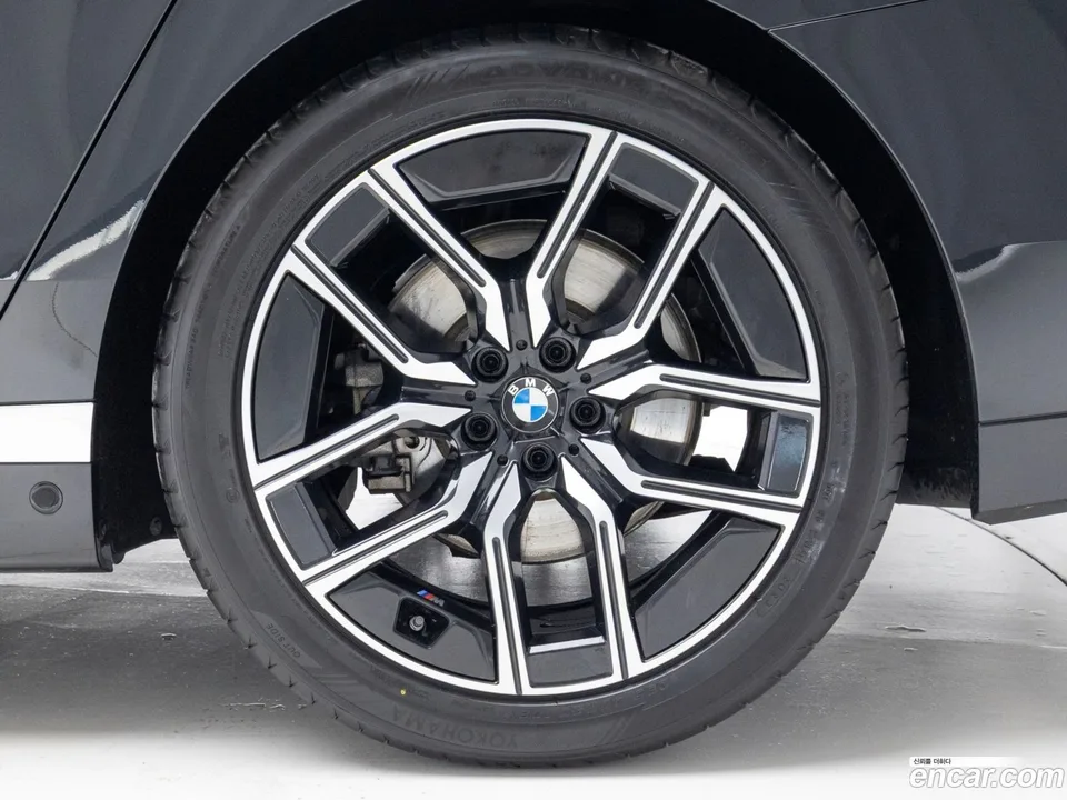 BMW 7 Series 740i xDrive M 2024 — миниатюра 5