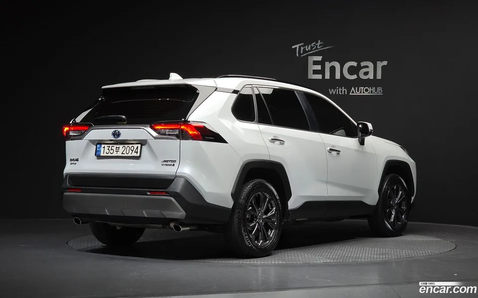 Toyota RAV4 2.5 4WD LTD 2024 — миниатюра 2
