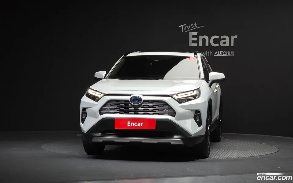 Toyota RAV4 2.5 4WD LTD 2024 — миниатюра 3