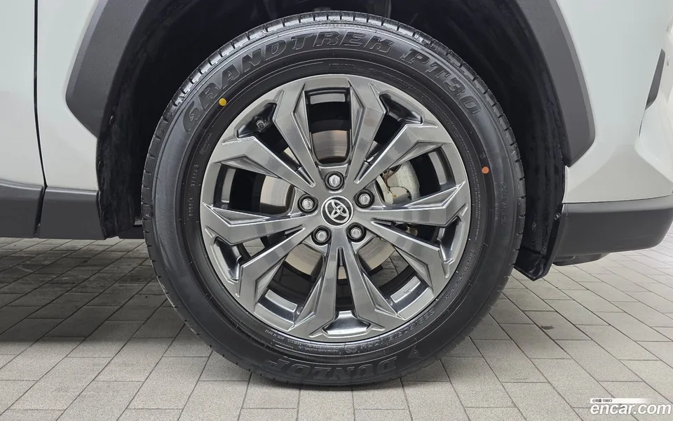 Toyota RAV4 2.5 4WD LTD 2024 — миниатюра 5
