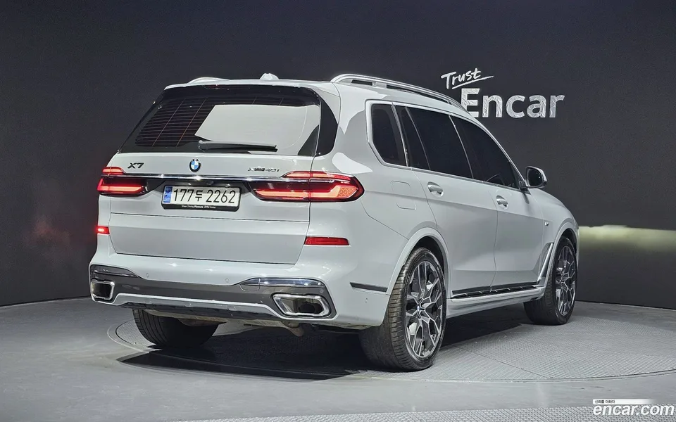 BMW X7 xDrive 40i M 7 2023 — миниатюра 2