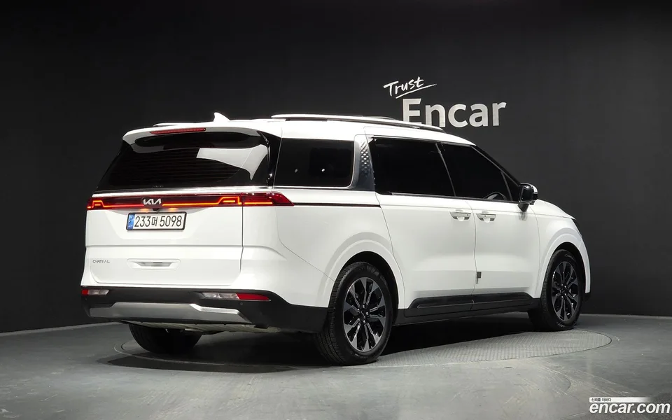 Kia Carnival 9 2023 — миниатюра 2