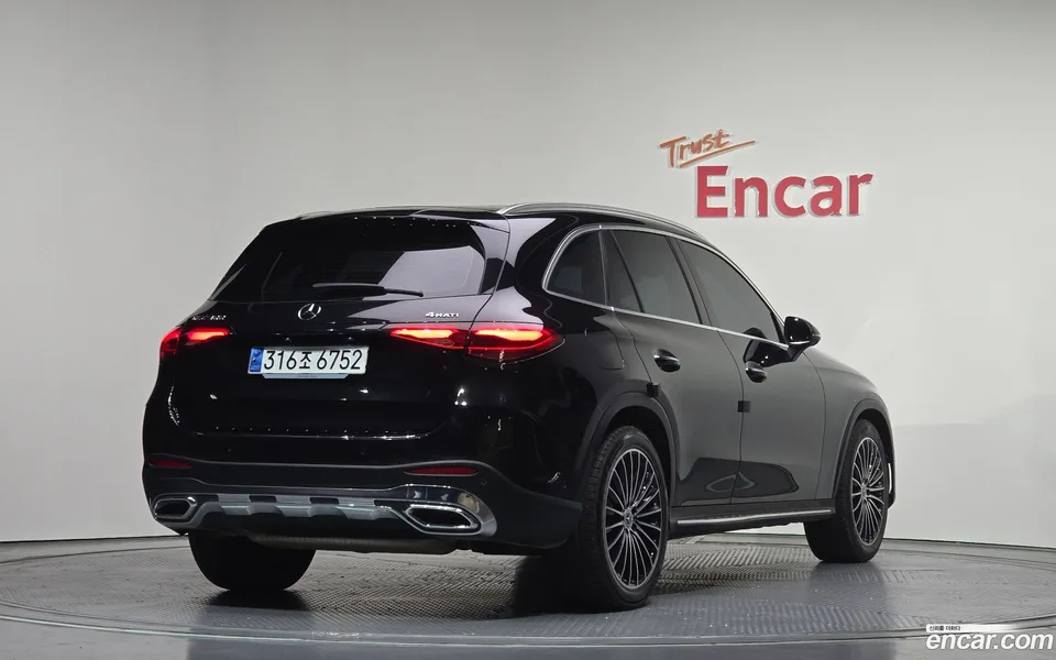Mercedes-Benz GLC-Class GLC300 4MATIC AMG Line 2023 — миниатюра 2
