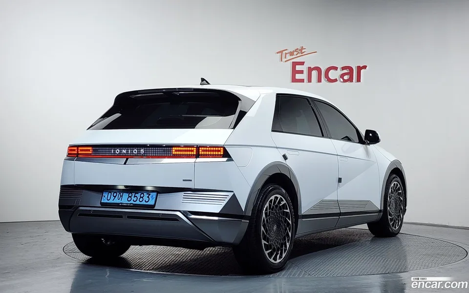 Hyundai Ioniq 5 AWD 2023 — миниатюра 2