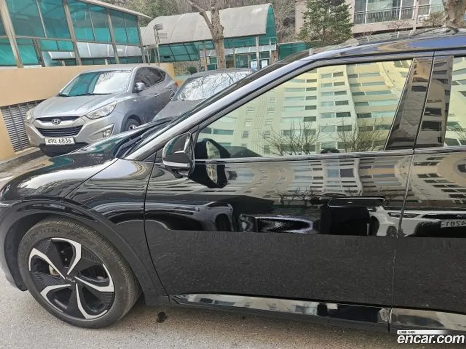 Kia EV6 4WD 2023 — миниатюра 2