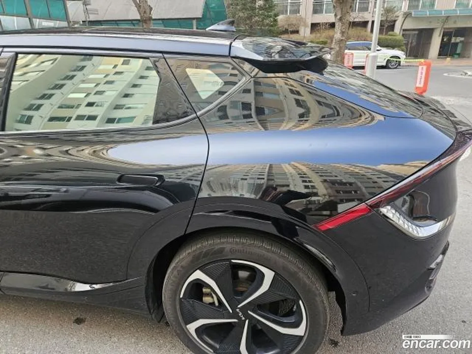 Kia EV6 4WD 2023 — миниатюра 3