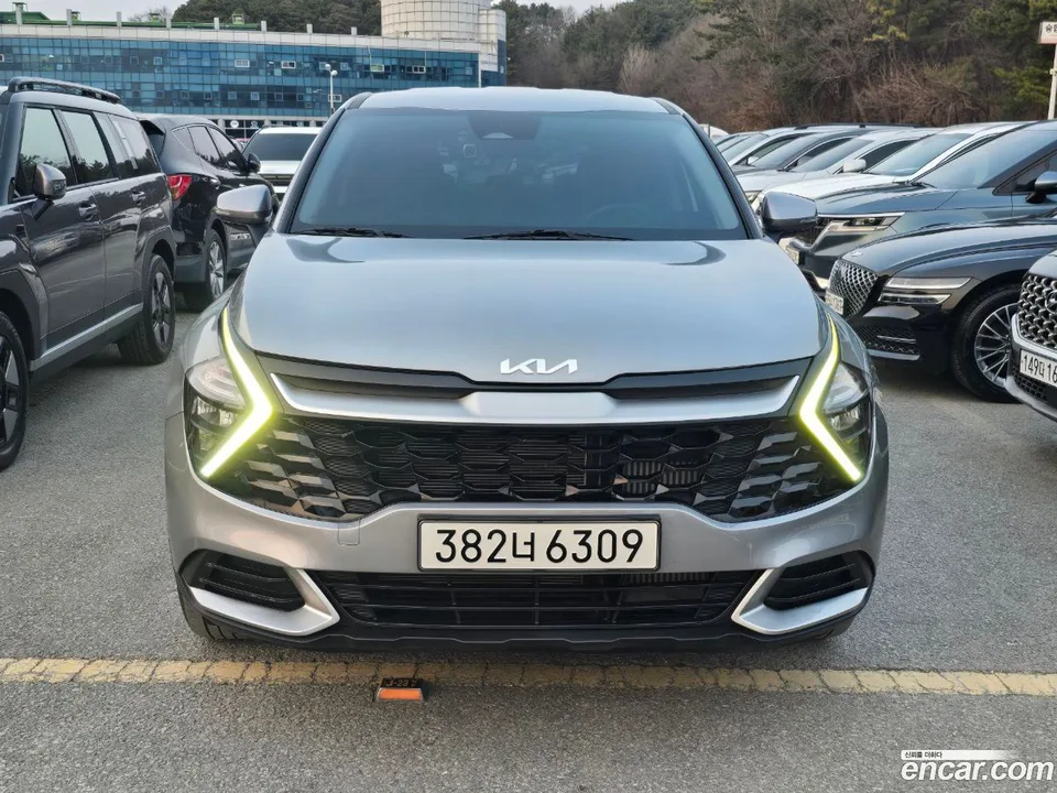 Kia Sportage 2.0 4WD 2023 — фото 1, купить с доставкой в Москву