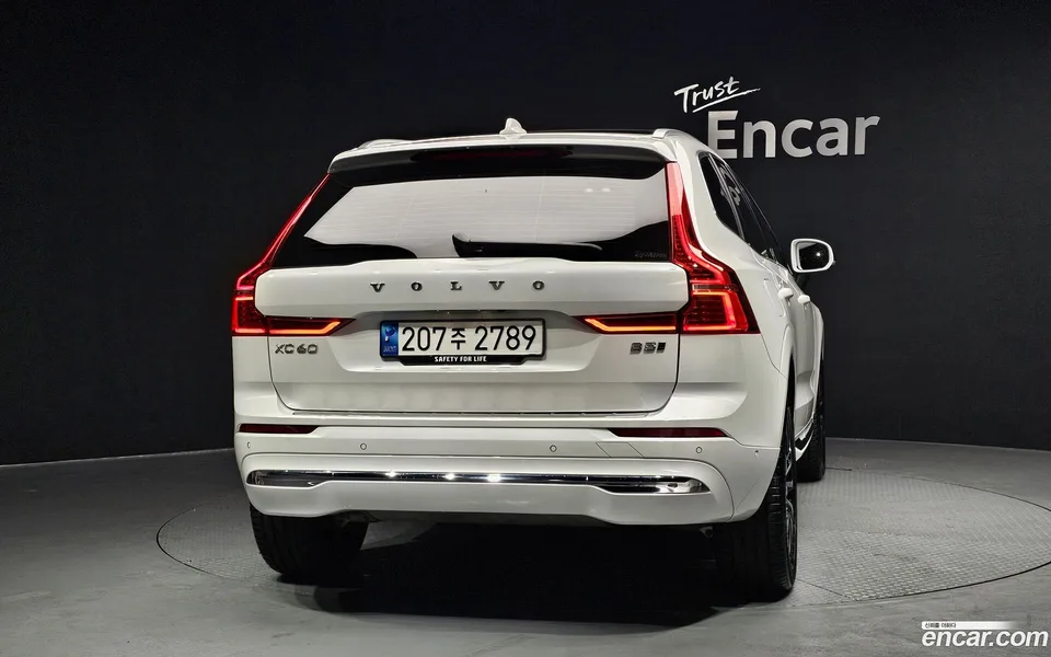 Volvo XC60 B5 2023 — миниатюра 4