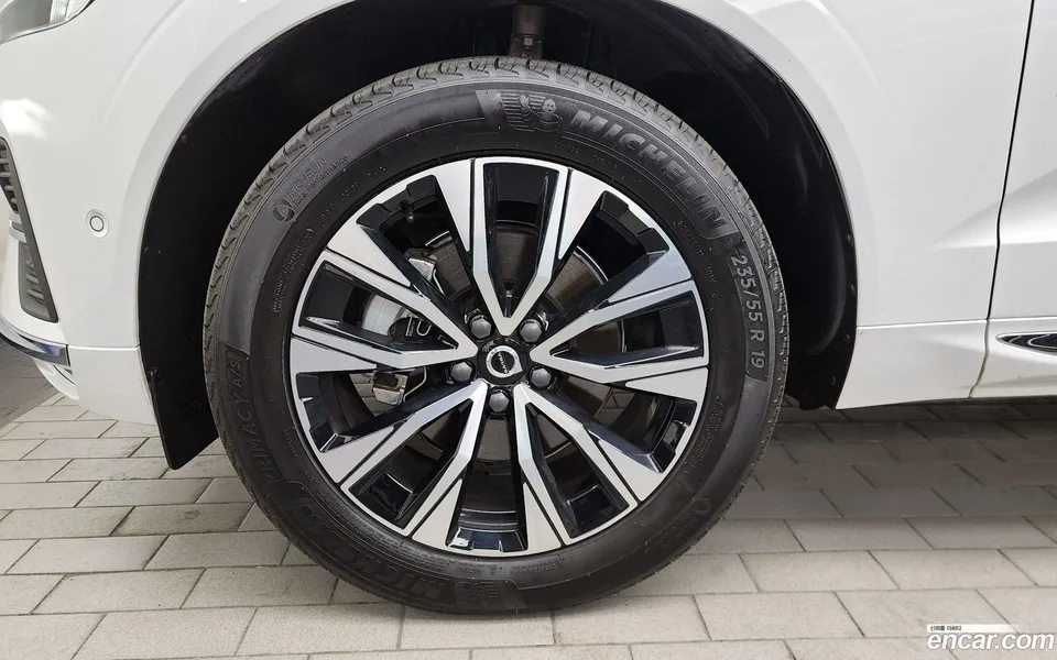 Volvo XC60 B5 2024 — миниатюра 5