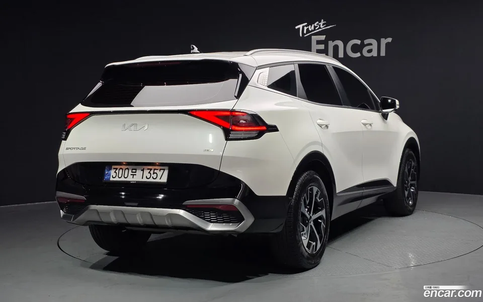 Kia Sportage Hybrid 4WD 2023 — миниатюра 2