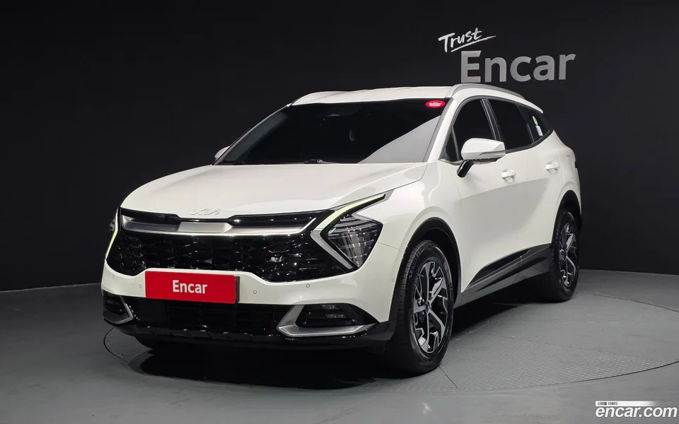 Kia Sportage Hybrid 4WD 2023 — фото 1, купить с доставкой в Москву