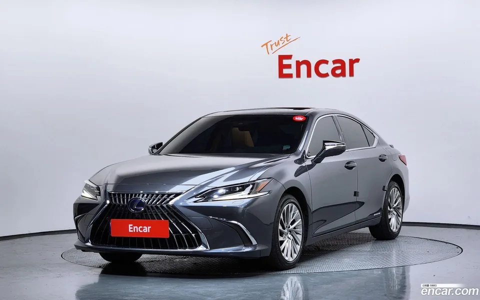 Lexus ES 300h 2022 — фото 1, купить с доставкой в Москву