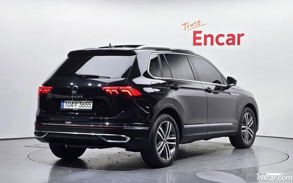 Volkswagen Tiguan 2.0 TDI 2023 — миниатюра 2