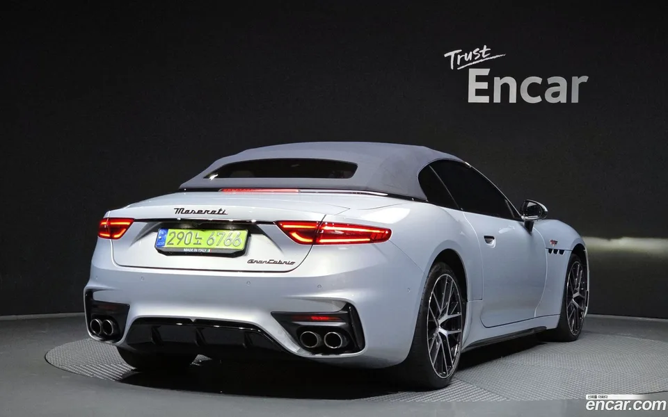 Maserati GranCabrio 3.0 V6 2024 — миниатюра 2
