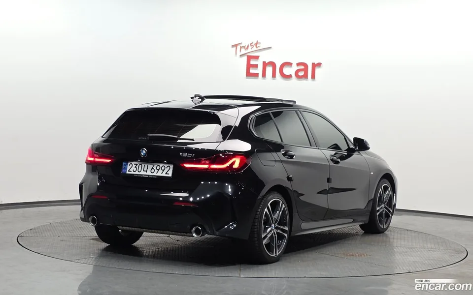 BMW 1 Series 120i M 2024 — миниатюра 2