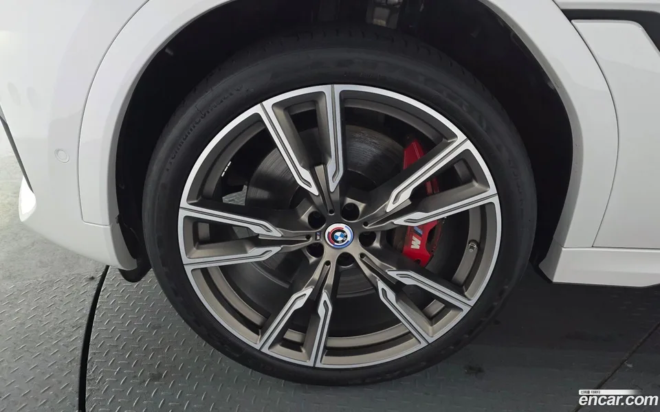 BMW X6 M50i 2023 — миниатюра 5