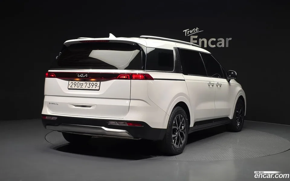 Kia Carnival 9 2023 — миниатюра 2