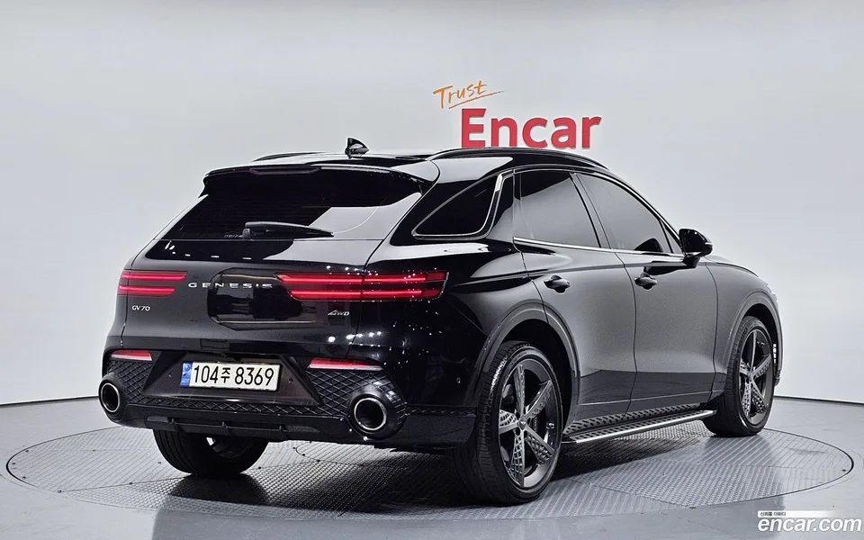 Genesis GV70 2.5T 2WD 2024 — миниатюра 2