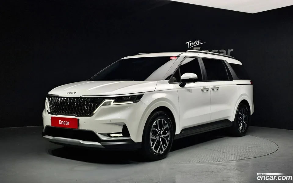 Kia Carnival 9 2022 — фото 1, купить с доставкой в Москву