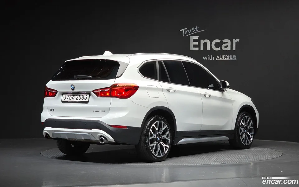 BMW X1 xDrive 20i xLine 2022 — миниатюра 2