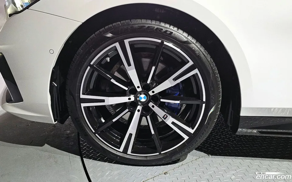 BMW 5 Series 530i xDrive M 2025 — миниатюра 5