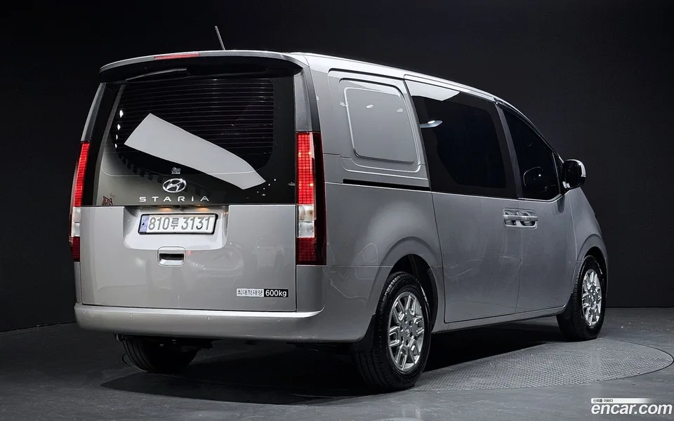 Hyundai Staria 5 2024 — миниатюра 2