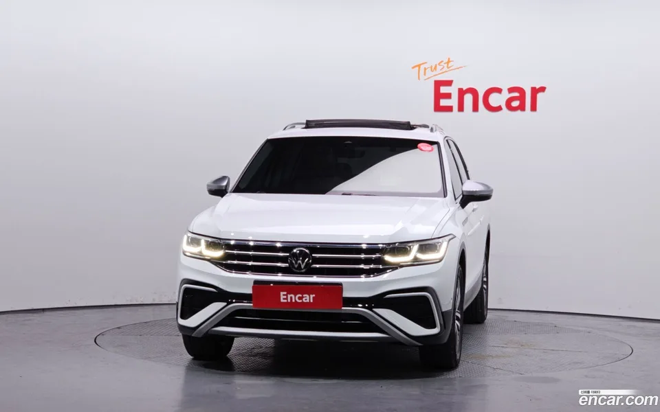 Volkswagen Tiguan Allspace 2.0 TSI 2023 — миниатюра 3