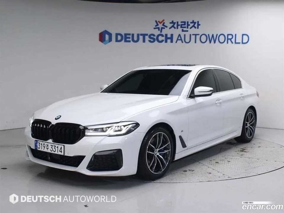 BMW 5 Series 520i M 2023 — фото 1, купить с доставкой в Москву
