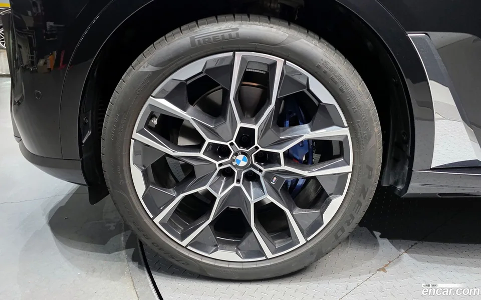 BMW X7 xDrive 40i M 6 2025 — миниатюра 5