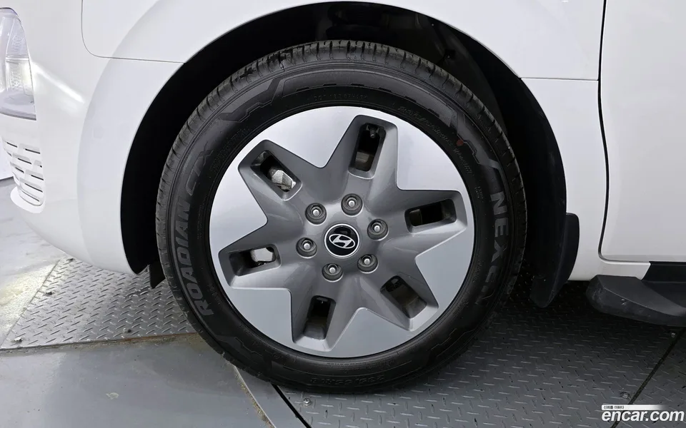 Hyundai Staria 4WD 9 2025 — миниатюра 5