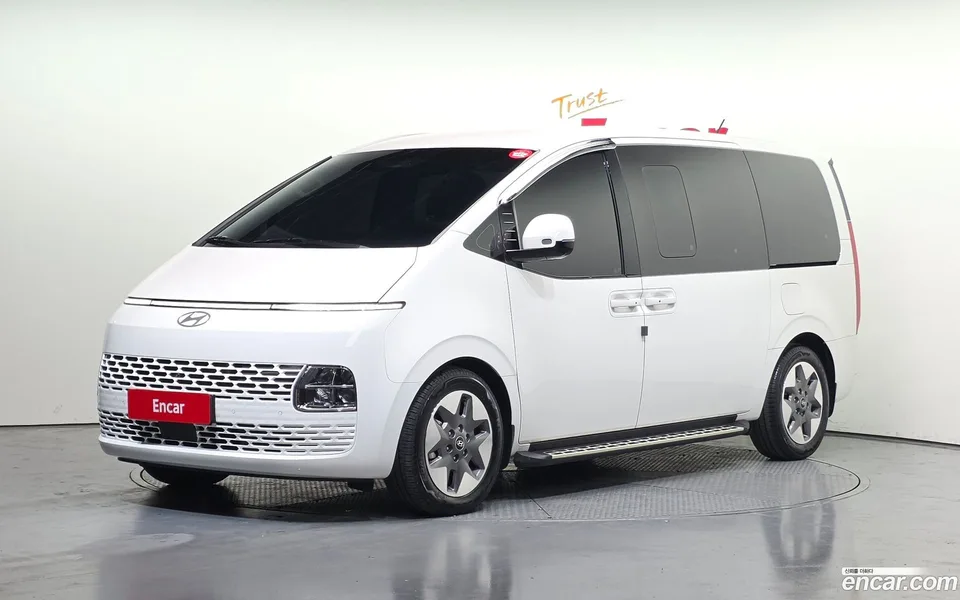 Hyundai Staria 4WD 9 2025 — фото 1, купить с доставкой в Москву