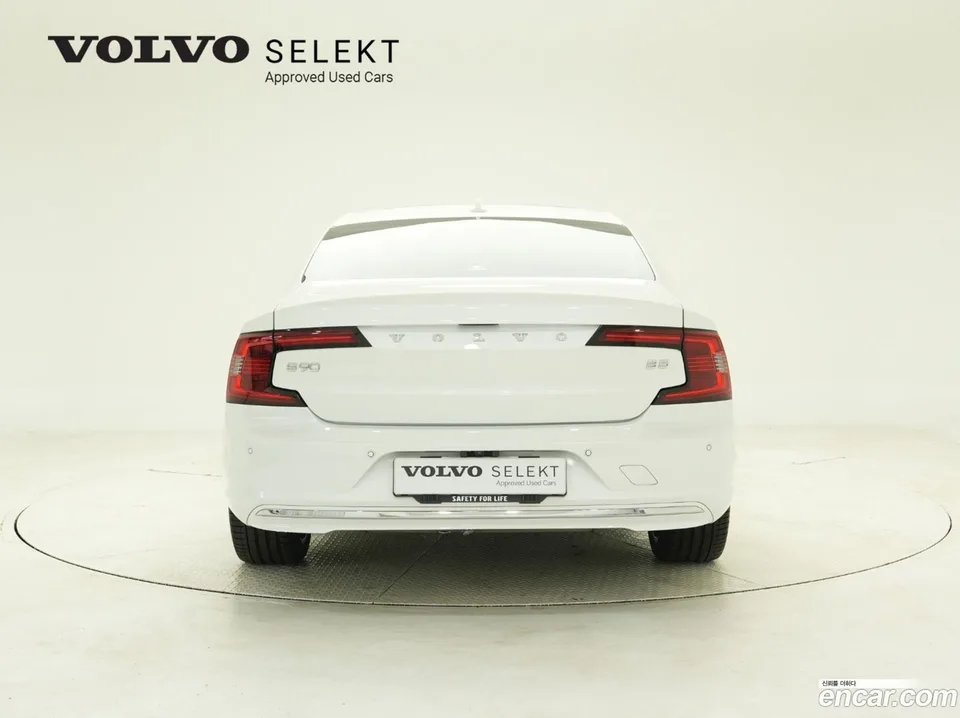 Volvo S90 B5 2024 — миниатюра 4