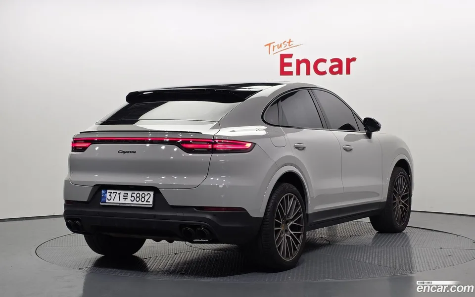 Porsche Cayenne 3.0 2023 — миниатюра 2