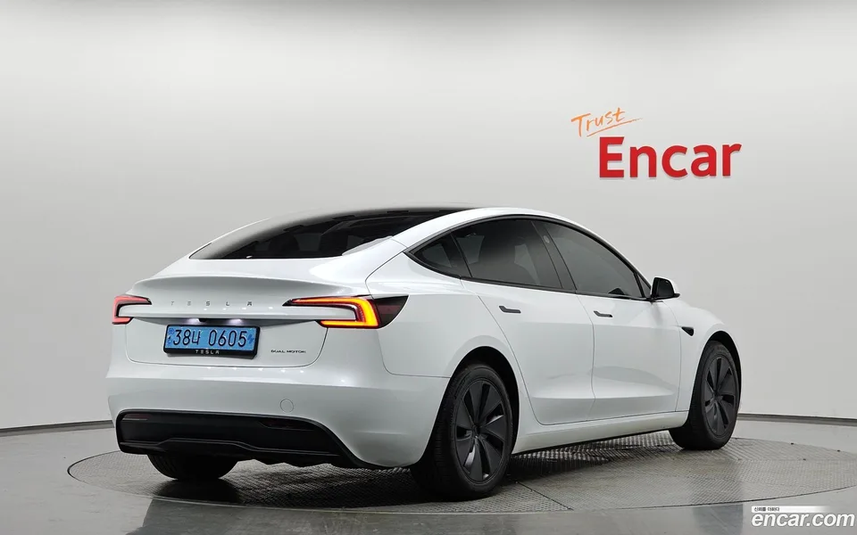 Tesla Model 3 AWD 2024 — миниатюра 2