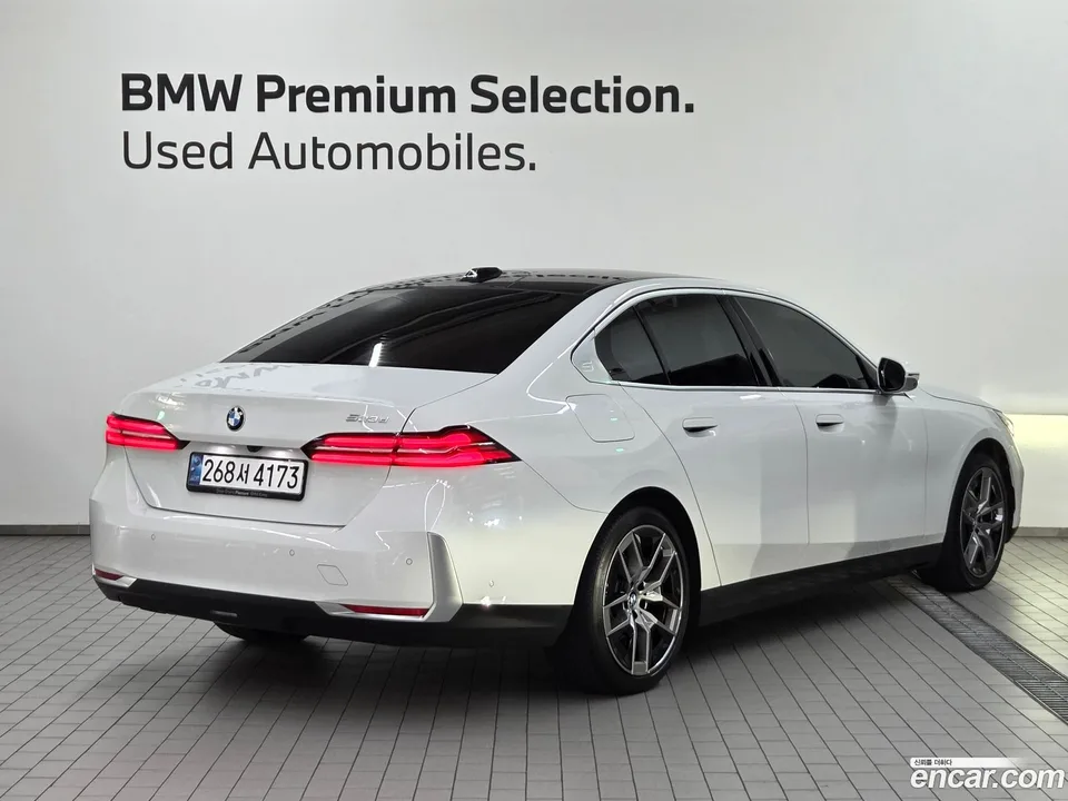 BMW 5 Series 523d 2024 — миниатюра 3