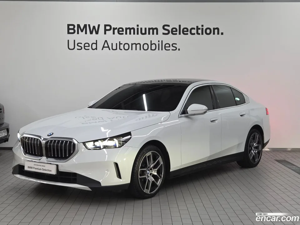 BMW 5 Series 523d 2024 — фото 1, купить с доставкой в Москву