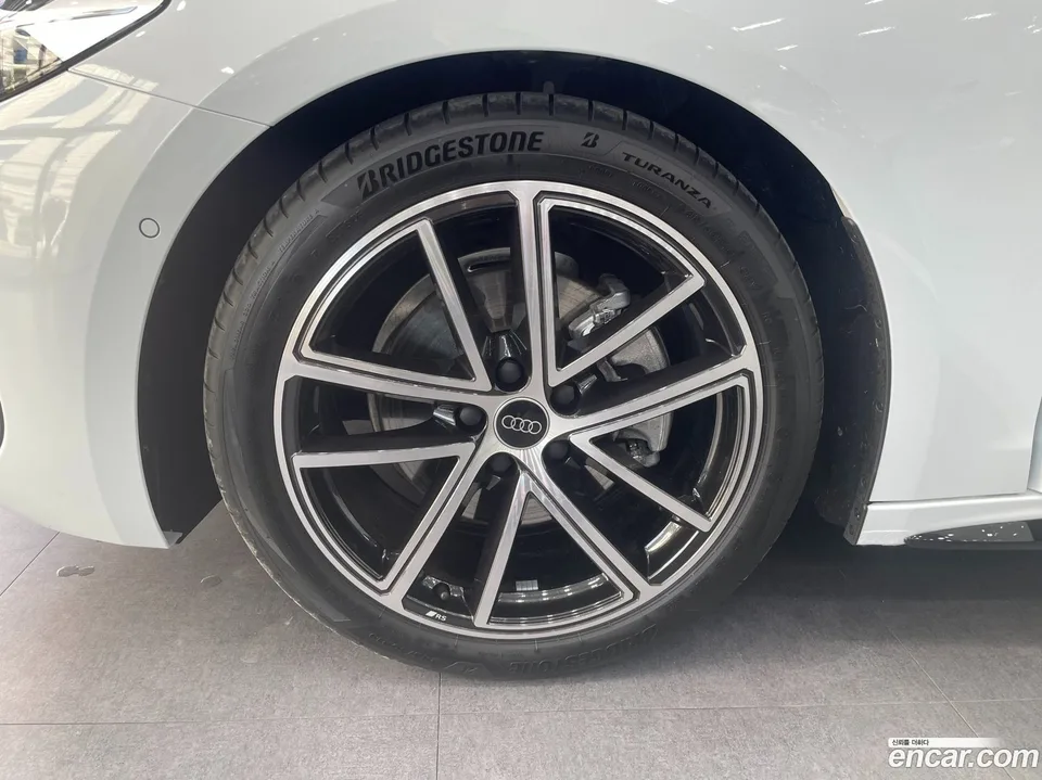 Audi A5 40 TFSI S Line 2025 — миниатюра 5