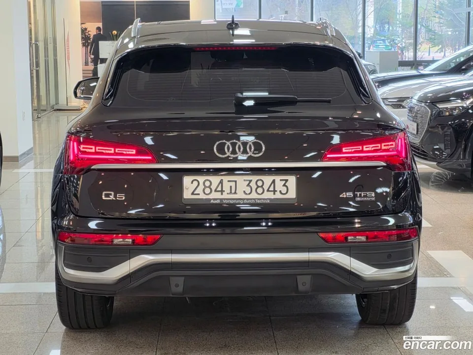 Audi Q5 45 TFSI 2023 — миниатюра 4