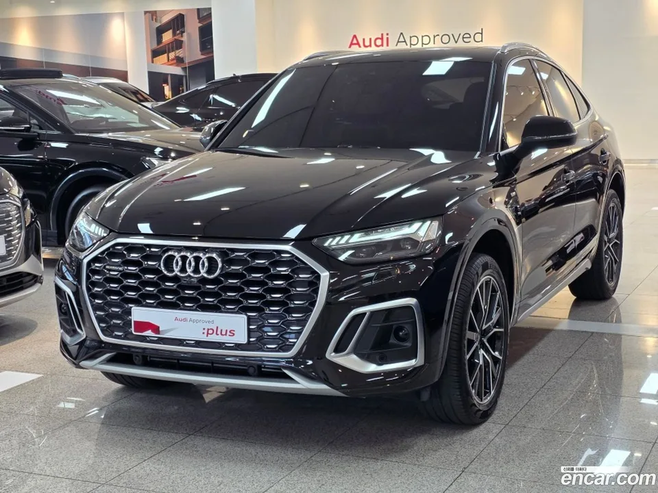 Audi Q5 45 TFSI 2023 — фото 1, купить с доставкой в Москву