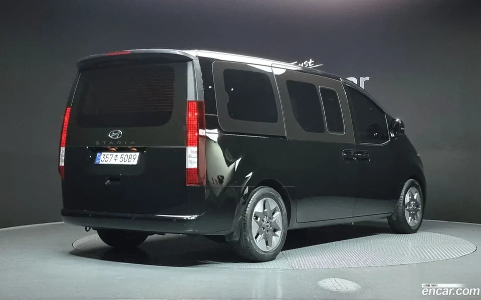 Hyundai Staria 9 2022 — миниатюра 2