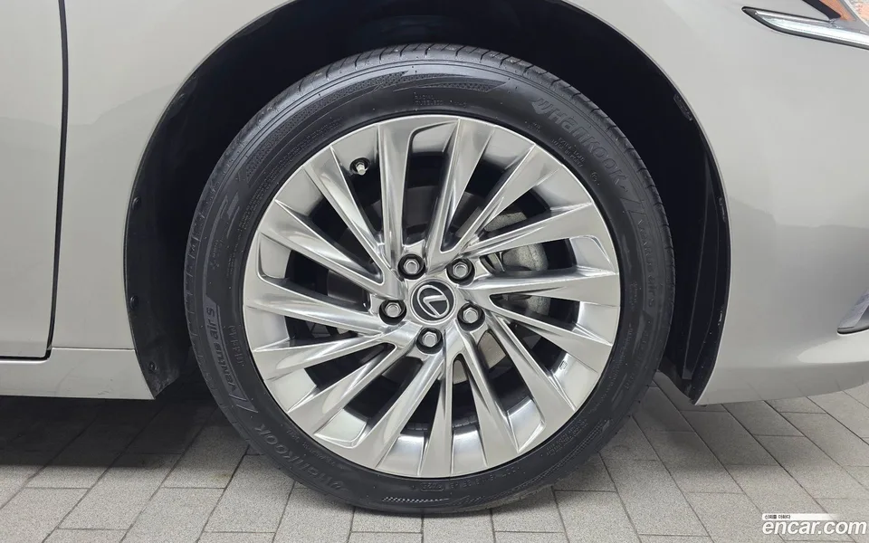 Lexus ES 300h 2023 — миниатюра 5