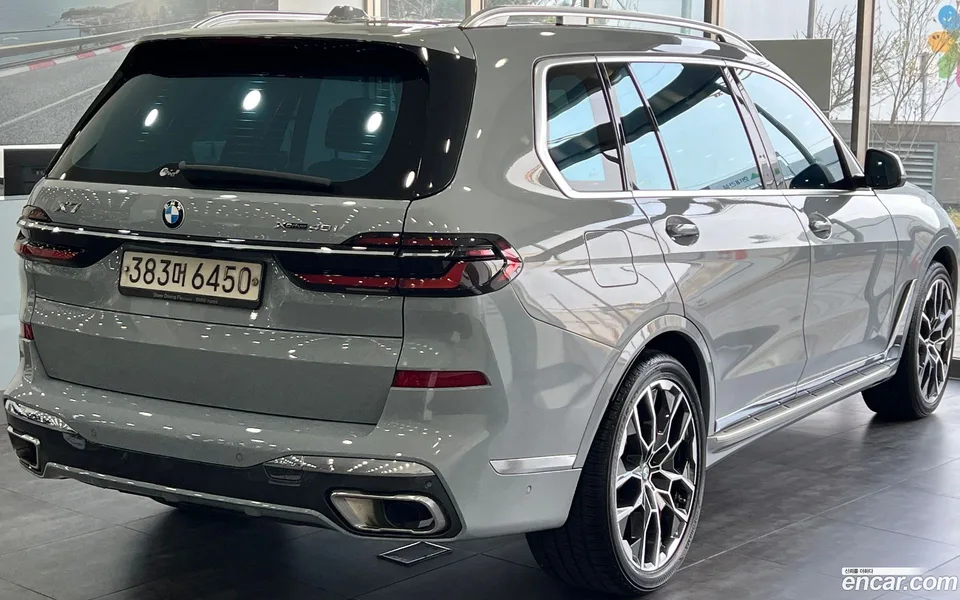 BMW X7 xDrive 40i M 6 2022 — миниатюра 2