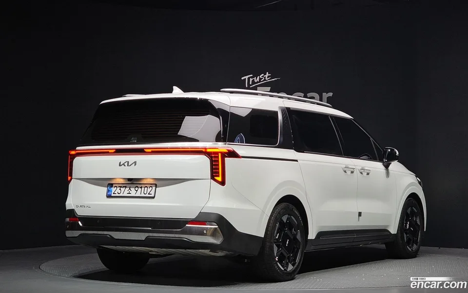 Kia Carnival 7 2025 — миниатюра 2