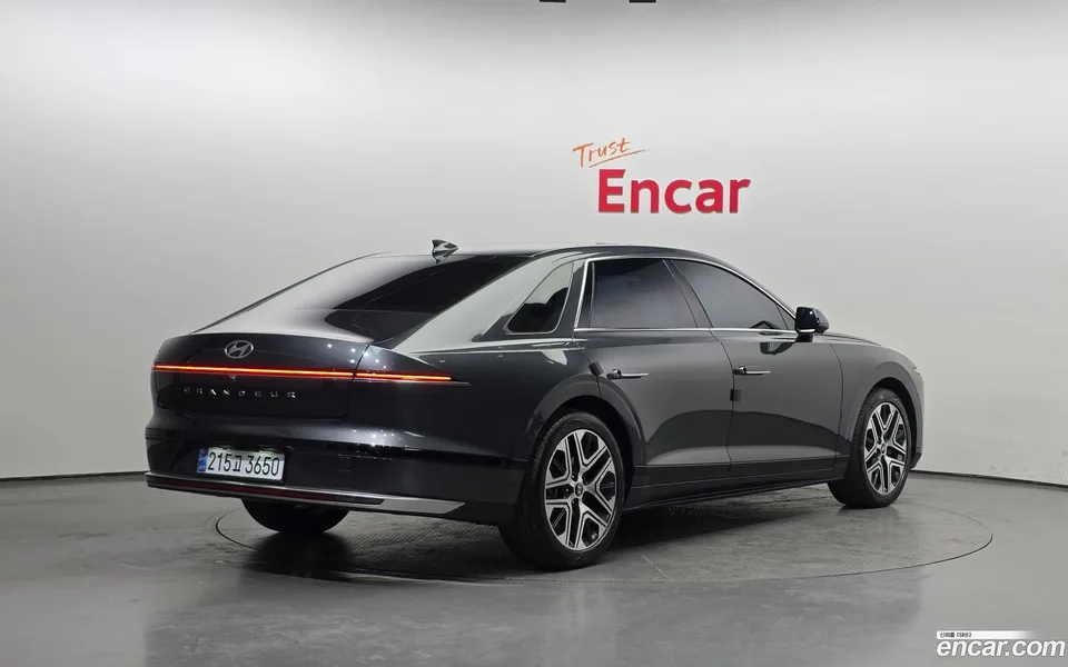 Hyundai Grandeur 2.5 2WD 2023 — миниатюра 2